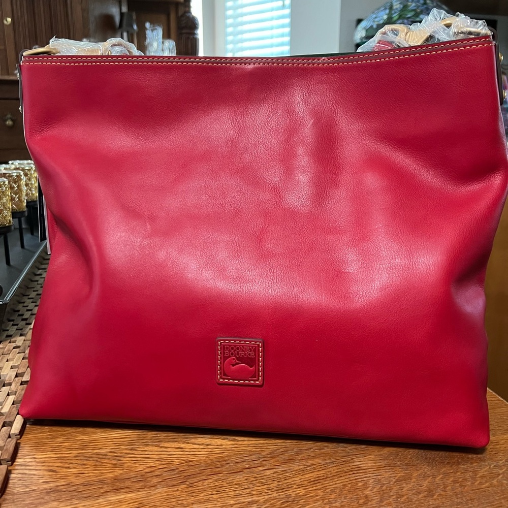 DOONEY &  BOURKE FLORENTINE EXTRA LARGE COURTNEY SAK - RED